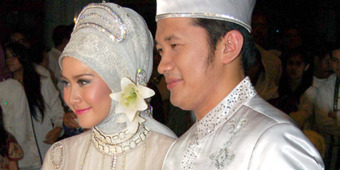 Pernikahan Hanung - Zaskia Kejar 'Lailatul Qadr 