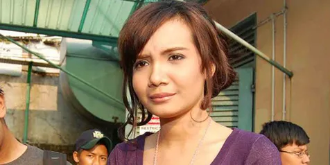 Zaskia Sungkar: Mengapa Harus Nangis Soal Cowok?