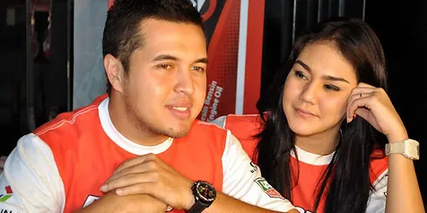 Rifat Sungkar Juara di New Caledonia