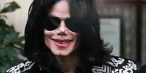 Keluarga Michael Jackson Tuntut Promotor Tur