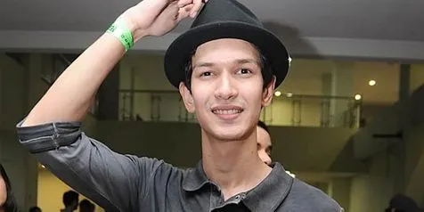 Dimas Beck Menikmati Disorot Kamera