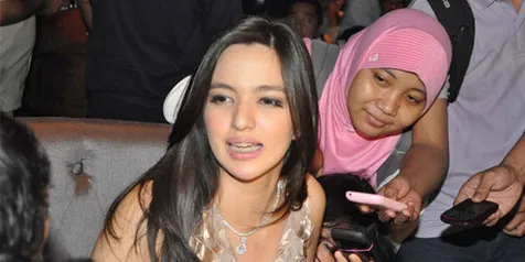 Nia Ramadhani Hamil Sembilan Minggu