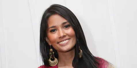 Titi Sjuman Wujudkan Cita-Cita di 'CAHAYA DI ATAS CAHAYA'