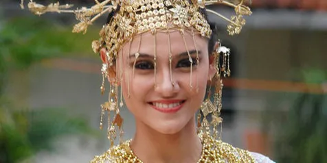 Dilamar Prabu Revolusi, Zee Zee Shahab Ded-Degan