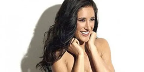 Nargis Fakhri Buat Heboh Dengan Foto Topless