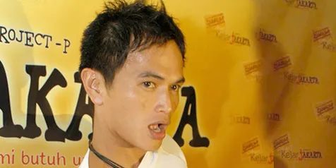 Yosi Ajarkan Anaknya Mandiri