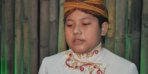 Putra Rhoma Irama Terbiasa Ngedalang Sendiri?
