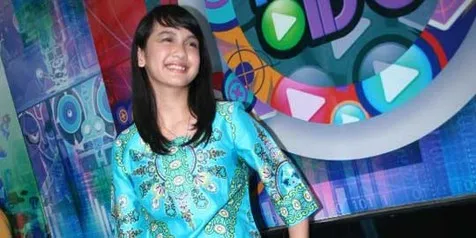 Dhea Imut Jajal Model