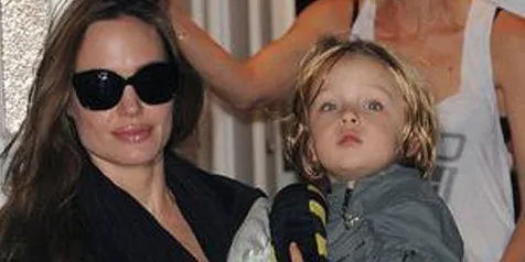 Angelina Jolie Ingin Serius Bisnis Pemakaman?