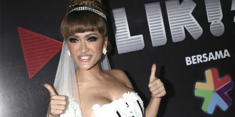 Januari, Julia Perez Gelar Pernikahan di Bali