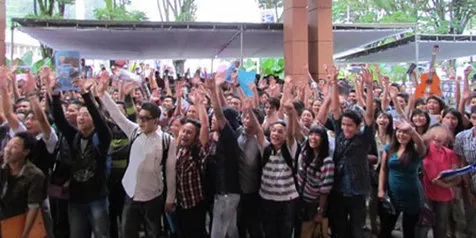 Ribuan Peserta Banjiri Audisi Indonesian Idol Manado