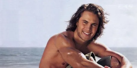 Petugas Imigrasi Bantah Tuduhan Korup Taylor Kitsch