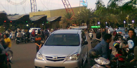 Konser Batal, Ribuan Penonton Avenged Sevenfold Kecewa Konser Batal, Ribuan Penonton Avenged Sevenfold Kecewa