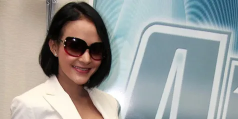 Cynthiara Alona Ingin Perut Sixpack!