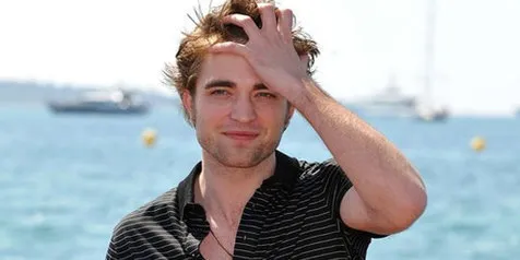 Robert Pattinson Takut Main Film Action