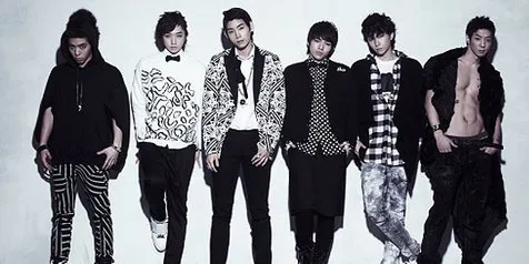 Ada Hantu Yang Tinggal di Asrama Boyband Dalmatian?