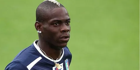 Ketika Balotelli Di-Bully Rekan Setimnya