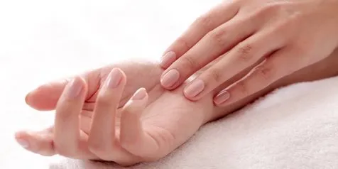 12 Cara Menghaluskan Telapak Tangan Kasar Secara Alami Efektif Pakai Bahan Rumahan Kapanlagi Com