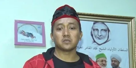 4 Fakta Peci 'Ilmu Hitam' Teddy, Beli Online dan Sempat Ditawar Rp 100 Juta!