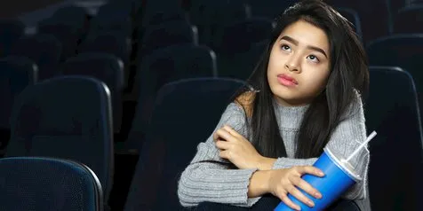 4 Hal yang Bakalan Disesali Saat Ngaret Nonton Film di Bioskop