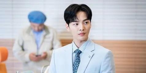 7 Gaya Blazer Kece ala Kim Min Jae dalam 'DALI AND COCKY PRINCE', Cocok buat Inspirasi Outfit Senin - Minggu
