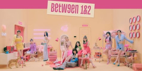 'BETWEEN 1&2' TWICE Jadi Album Girl Group K-pop Pertama yang Bertahan di Billboard 200 Selama 4 Minggu