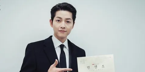 Ada Kopiko Jadi Iklan Drama Vincenzo Fans Indonesia Tunggu Song Joong Ki Emut Permen Saat Adegan Ngantuk Kapanlagi Com