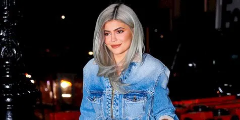Ajak Stormi Webster Dinner, Kylie Jenner Pamer Cincin 