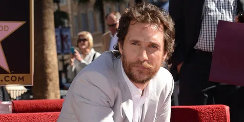 Akhirnya, Matthew McConaughey Pilih Marvel di Video Kocak Ini?