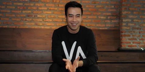 Alika Pakai Hijab, Diam-Diam Vidi Kagumi Kecantikannya