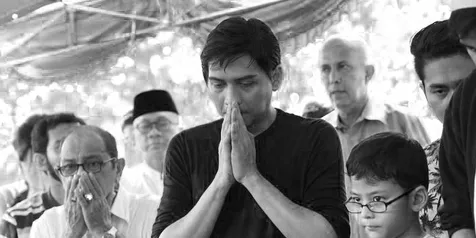 Almarhum Ibunda di Mata Lucky Hakim, Single Parent Luar Biasa