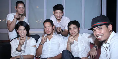 Ananda Lagu Baru Maliq And D Essentials Penggoda Telinga Kapanlagi Com Maliq & d'essentials title : ananda lagu baru maliq and d