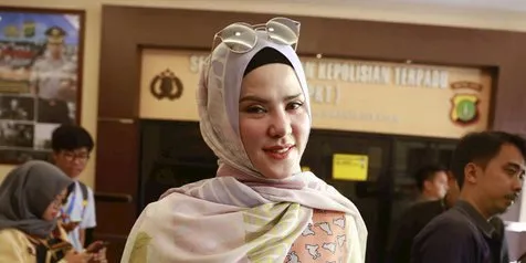 Angel Lelga Bakal Laporkan Pengacara dan juga Keluarga Vicky Prasetyo