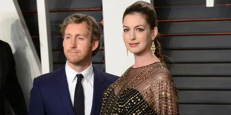 Congrats! Anne Hathaway Akhirnya Melahirkan Anak Laki-Laki