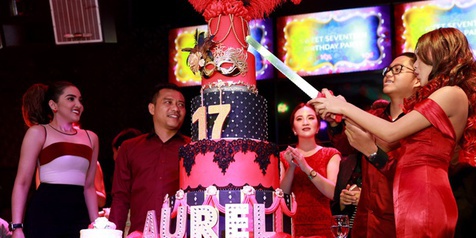 Aurel Pesta Ulang  Tahun  di Klub Ini Komentar Yuni Shara 