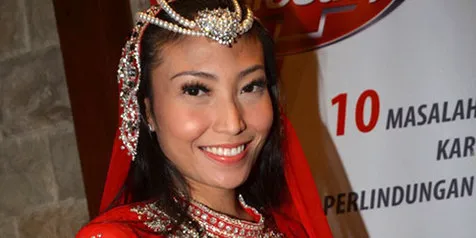 Ayu Dewi Belum Tahu Jenis Kelamin Janinnya