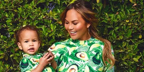 Baby Luna Siap Punya Adik, Chrissy Teigen Akhirnya Hamil Lagi!