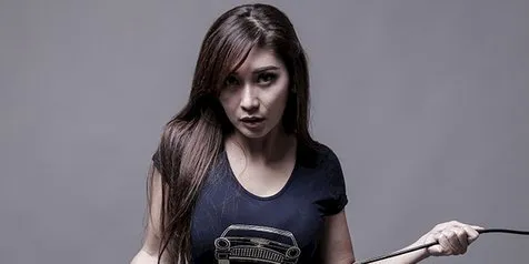 Baby Margaretha & Pacar Rayakan Anniversary Dengan Makan Nasi Goreng Kaki Lima
