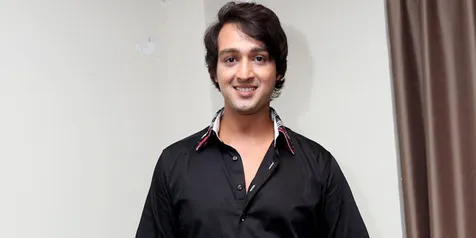 Bak Model, Selfie Sore Saurabh Raj Jain Bikin Fans Mabuk Kepayang