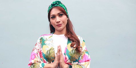 Bantah Jual Sensasi Demi Single Baru, Tata Janeeta Berani Sumpah Pocong