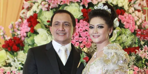Bella Saphira Terlihat Anggun dan Cantik di Pelaminan