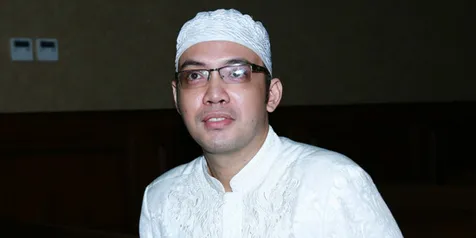 Belum Setahun Dipenjara, Sandy Tumiwa Dekatkan Diri Pada Agama