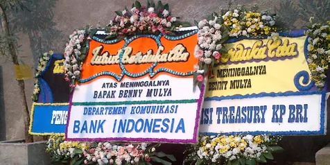 Karangan bunga untuk Benny Mulya ©KapanLagi.com®