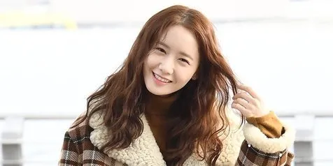 Berangkat ke Macao, Yoona SNSD Cantik dengan Rambut Keriting