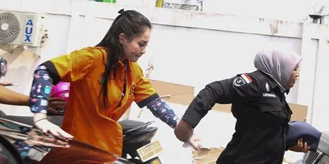 Beredar Video Jennifer Dunn Memohon & Minta Maaf ke Polisi, Ini Kata Ketua RT