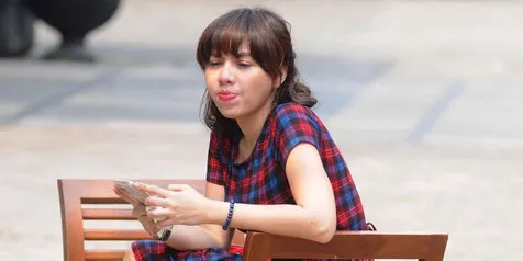 Beri Tips, Begini Cara Memilih & Merawat Sepatu Ala Vicky Shu