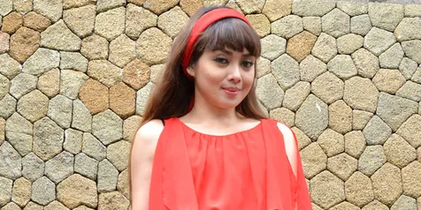 Berkunjung ke Pesantren, Terry Putri Lebih Banyak Merenung