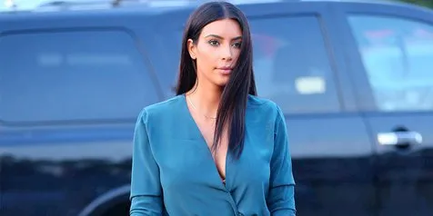 Bikin Pangling! Kim Kardashian Jadi Mirip Megan Fox di Foto Selfie Terbaru