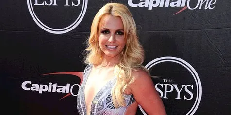 Britney Spears Konser di Las Vegas, Penonton Paksa Naik Panggung