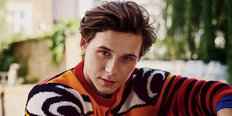 Brooklyn Beckham Dikabarkan Pacari Cewek Lebih Tua 8 Tahun Darinya